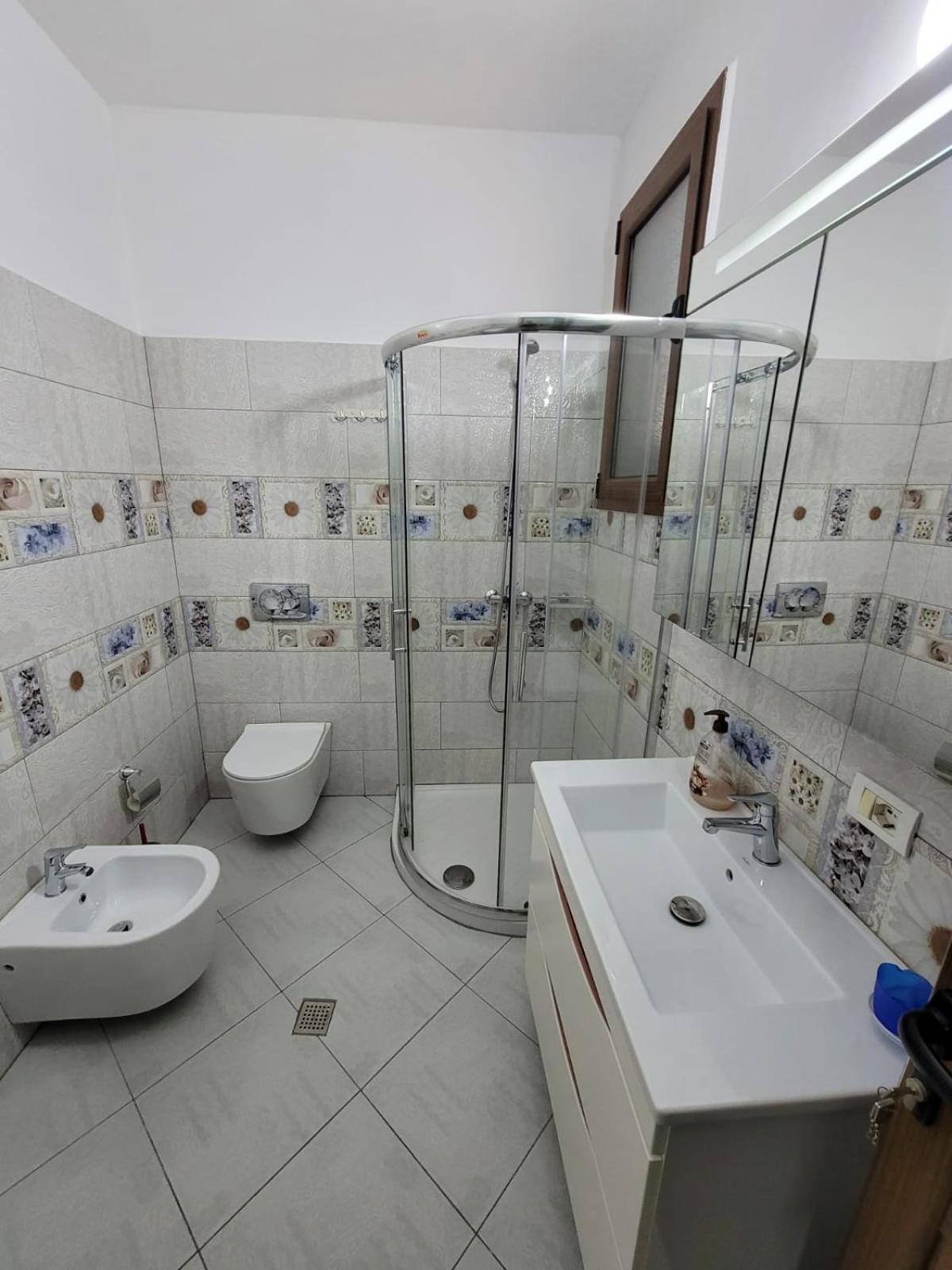Private Room On A Shared Apartament Near Durres Beach מראה חיצוני תמונה